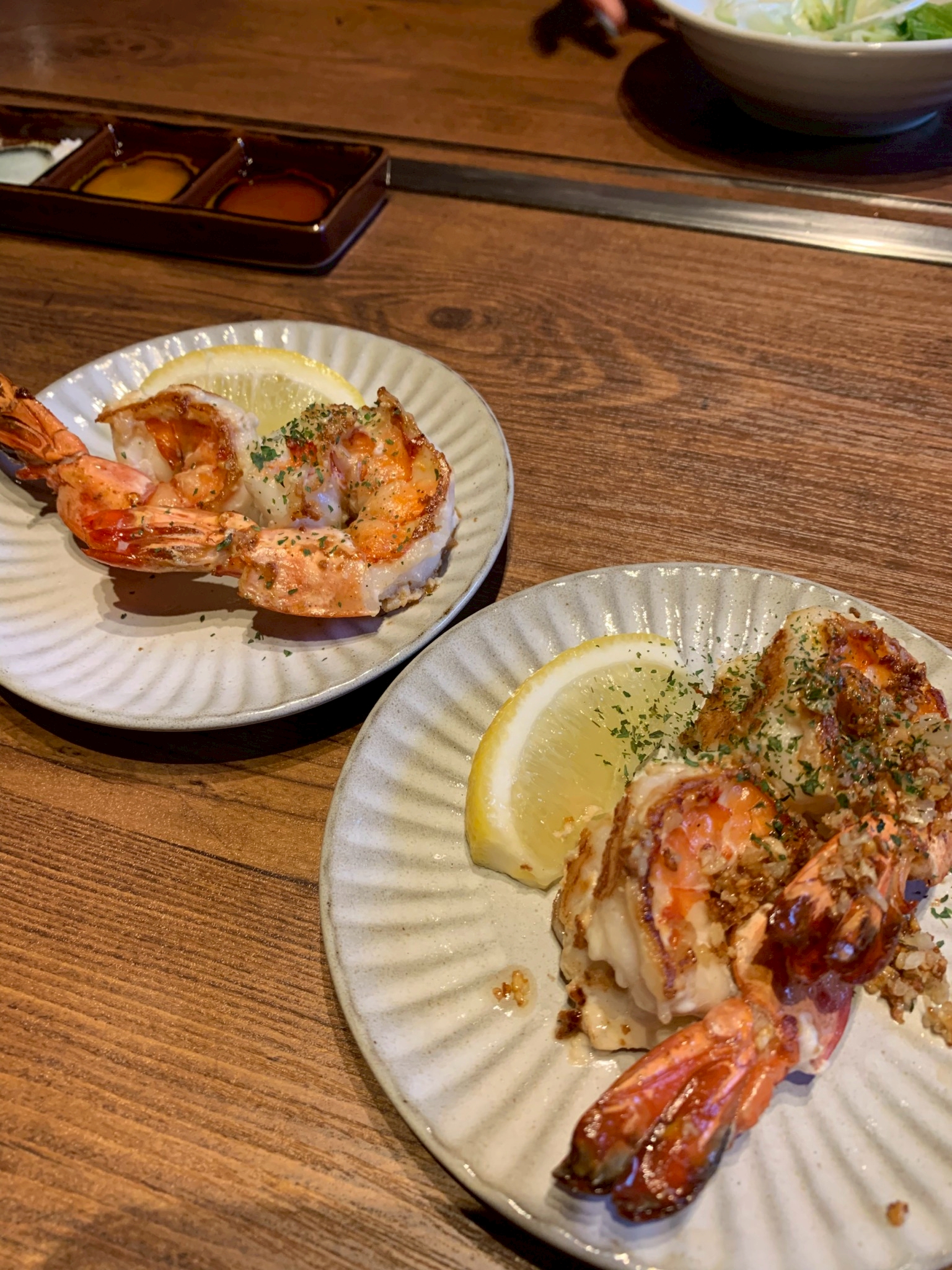 おいで家の鉄板焼きコースで提供された大海老焼き