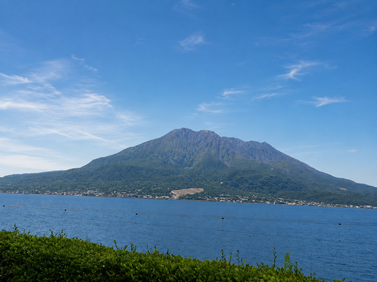 仙巌園から眺める錦江湾と桜島の雄大な景色