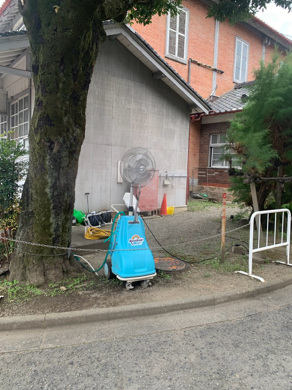 富岡製糸場内に設置されていたミスト付き扇風機