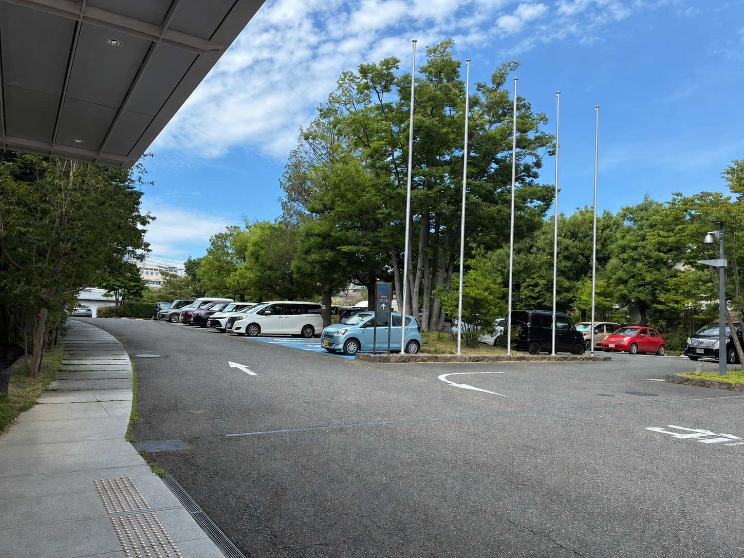 松本市美術館の敷地内にある無料駐車場