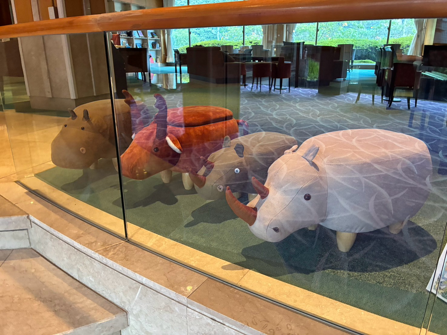 休憩スペースにある子供用の可愛い椅子